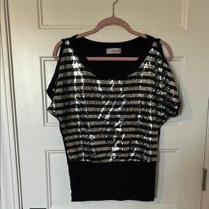 Lipstick Sequin Silver Black Short Sleeve Blouse